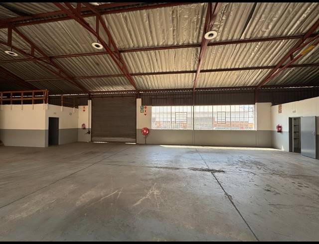 400M² WAREHOUSE TO LET IN WYNBERG